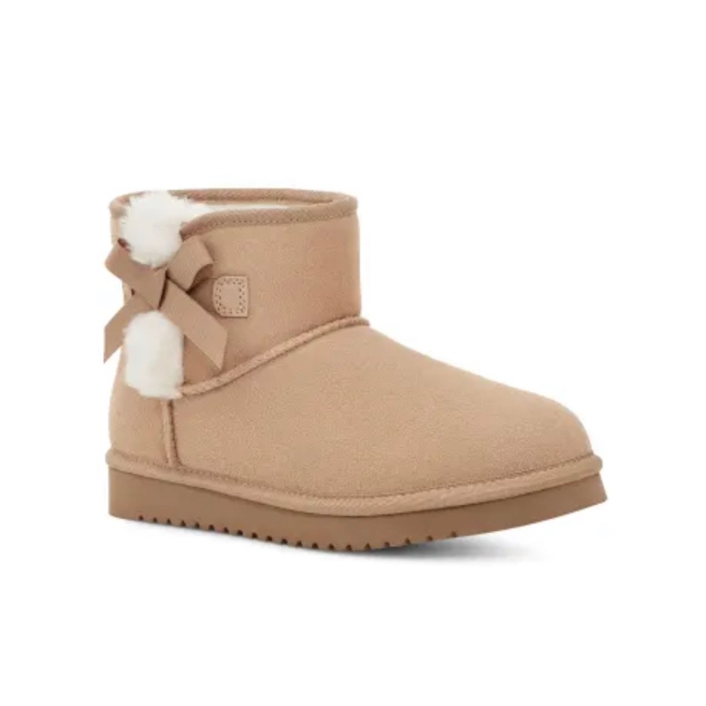 BRAND NEW NEVER WORN BOWED KOOLABURRA BY UGG BOOTS
